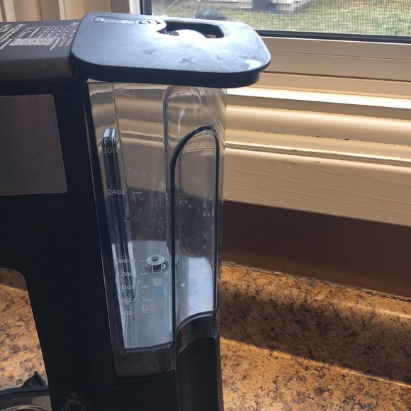 Famiworths single cup coffee/iced coffee maker. - Picture 3 of 5